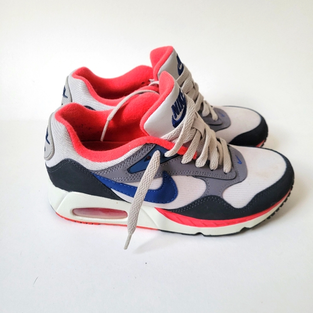 NIKE CORRELATE